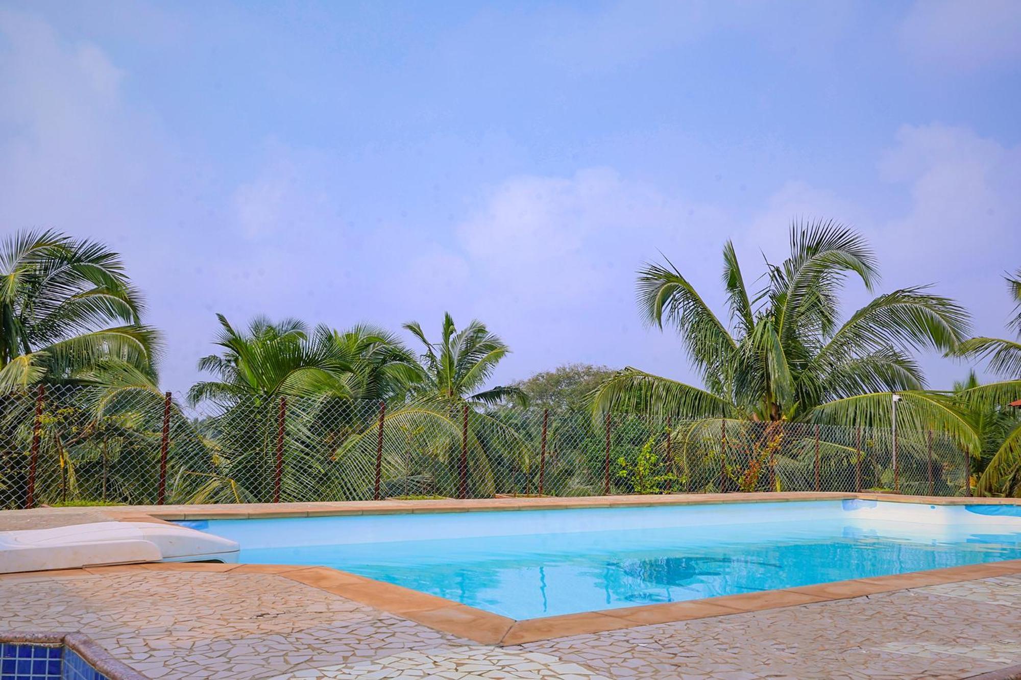 Fabescape Orient Royal Hotell Calangute Exteriör bild