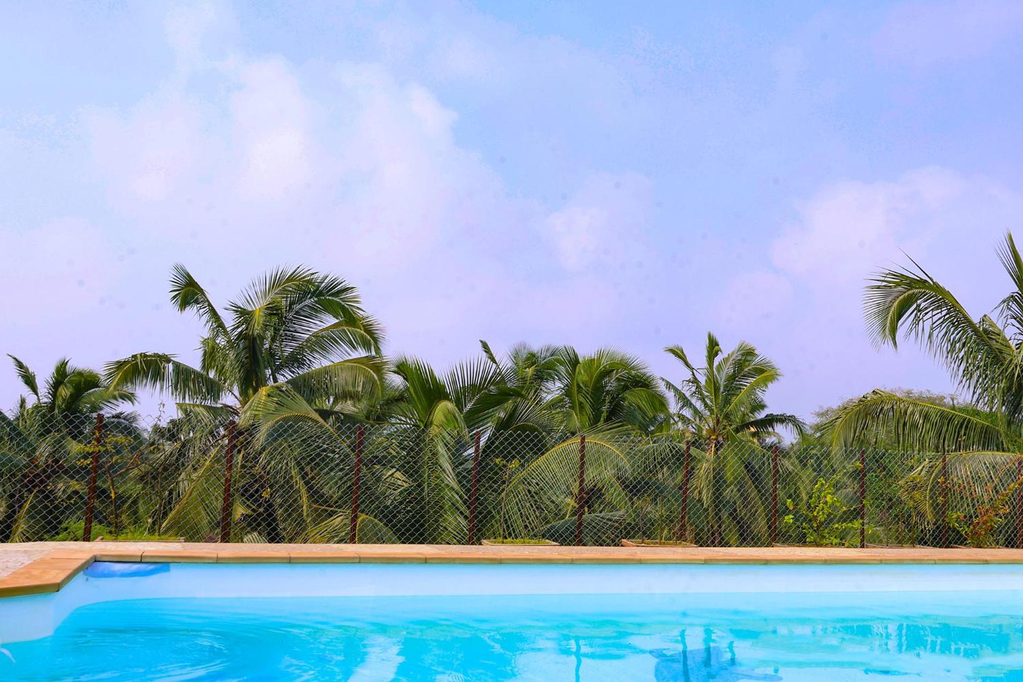 Fabescape Orient Royal Hotell Calangute Exteriör bild